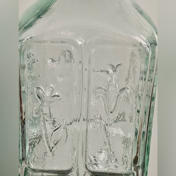Bormioli Rocco Country Home Fiori Bottle~18-1/2-Ounce~Glass~Embossed Flowers~New - Picture 6 of 12